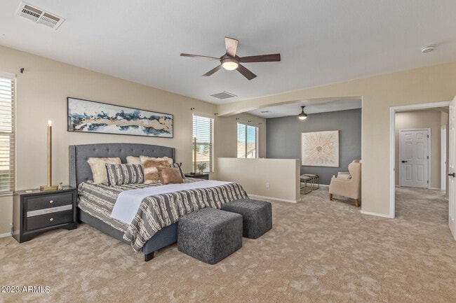 Building Photo - 32934 N Cherry Creek Rd