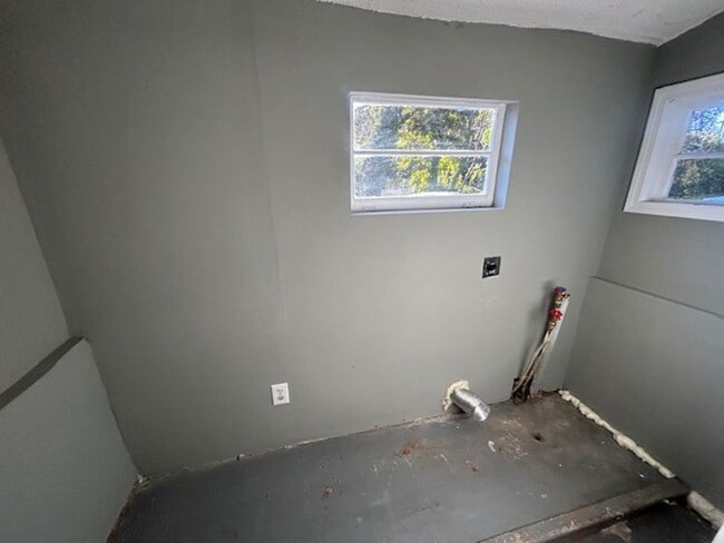 Building Photo - 3530 Beaumont Ave