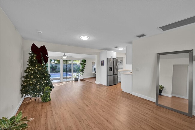 Building Photo - 5708 NW 24th St