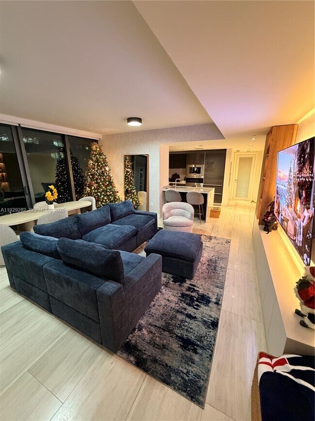 Building Photo - 1451 Brickell Ave