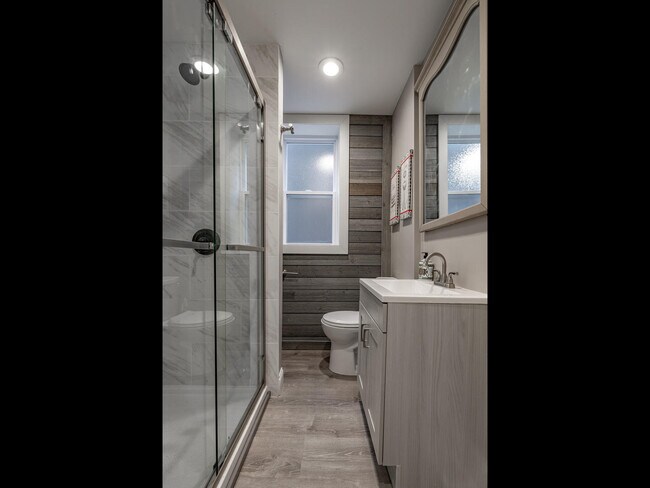 Building Photo - 3853 McRee Ave