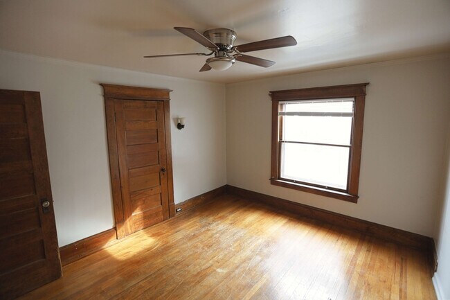 Building Photo - 617 Prospect Ave SE