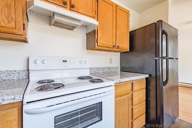 Building Photo - 3439-3439 SW 125th Ave