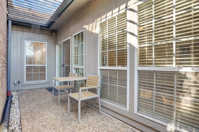 Building Photo - 9424 Bassoon Dr