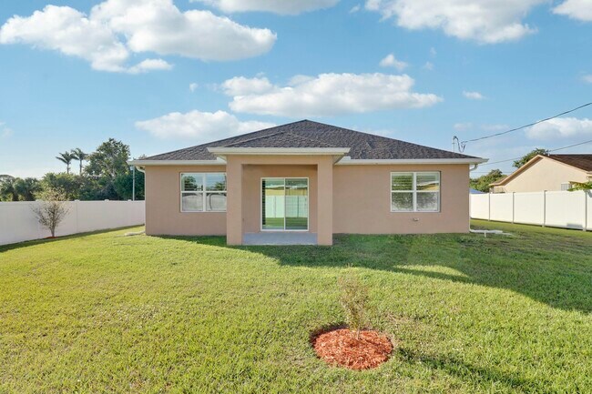Building Photo - 1455 SW Bartell Ave