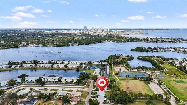 Building Photo - 3700 Whiting Dr SE