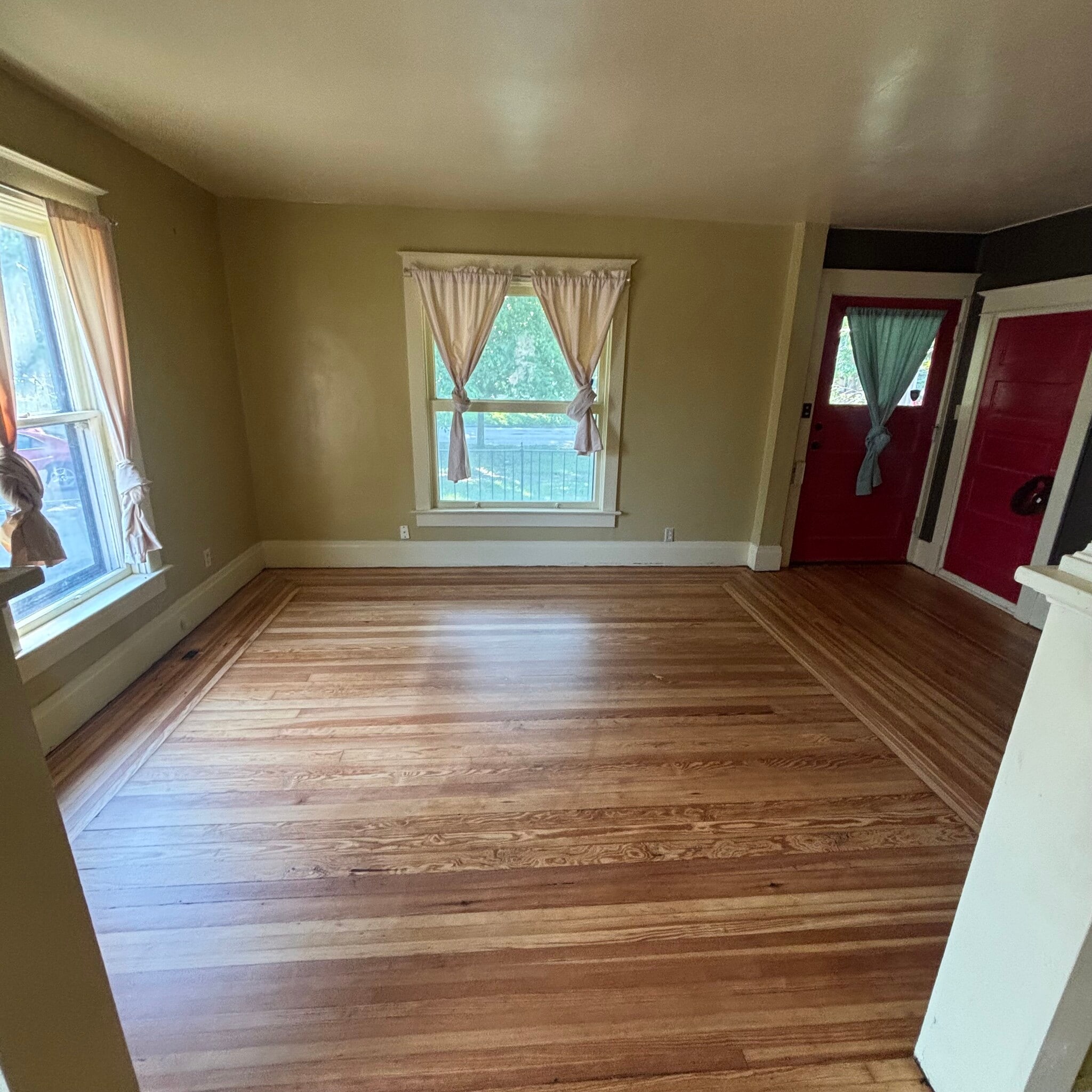 Building Photo - 1009 SW Fillmore St