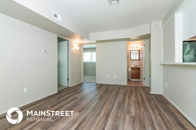 Building Photo - 3150 Durwood Dr