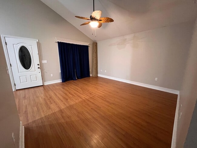 Building Photo - 37 Cochise St