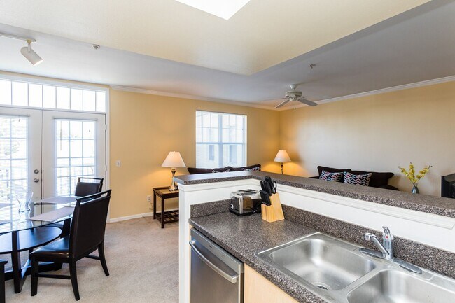 Building Photo - 770-307 Siena Palm Drive