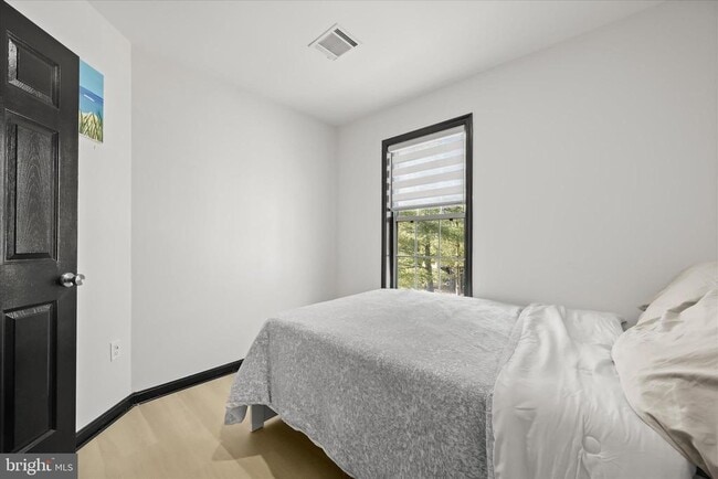 Building Photo - 10626 Fitzgibbon Ct