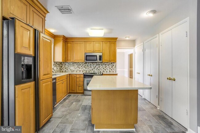 Building Photo - 9801 Orchid Cir