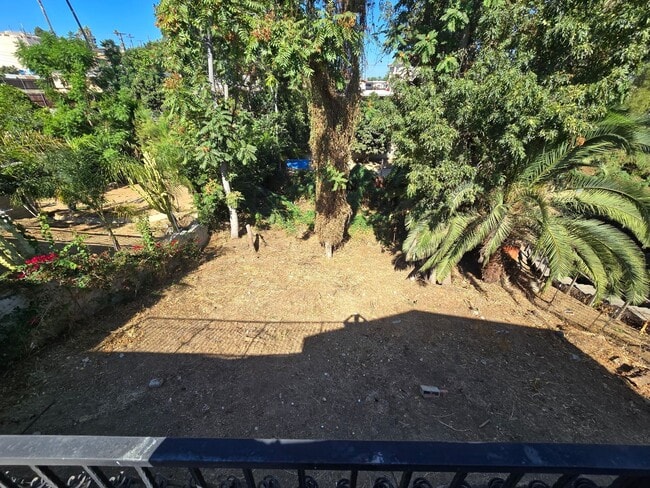 Building Photo - Beautifully Remodeled 3 Bed, 2 Bath Home f...