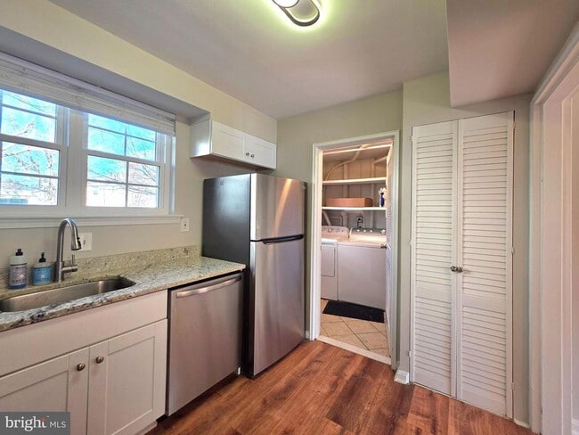 Building Photo - 2510 N Dearing St