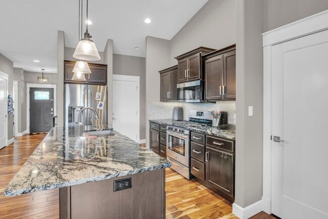 Building Photo - 6315 Rockaway Dr