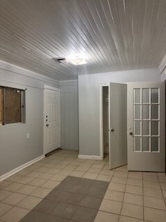 Building Photo - 5042 Ventura Ln