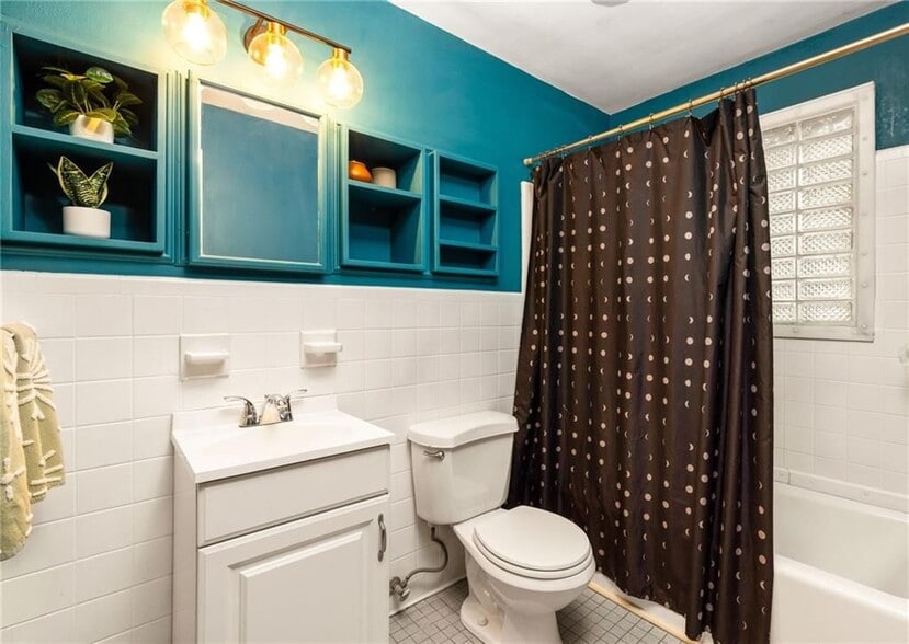Building Photo - 811 Whelchel Dr
