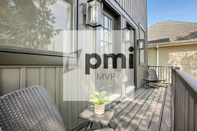 Building Photo - 92 E Innis Ave