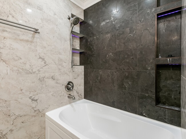 Building Photo - 2331 Overlook Ct