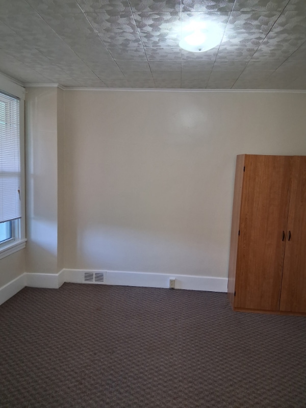 Building Photo - 433 Maplewood Ave