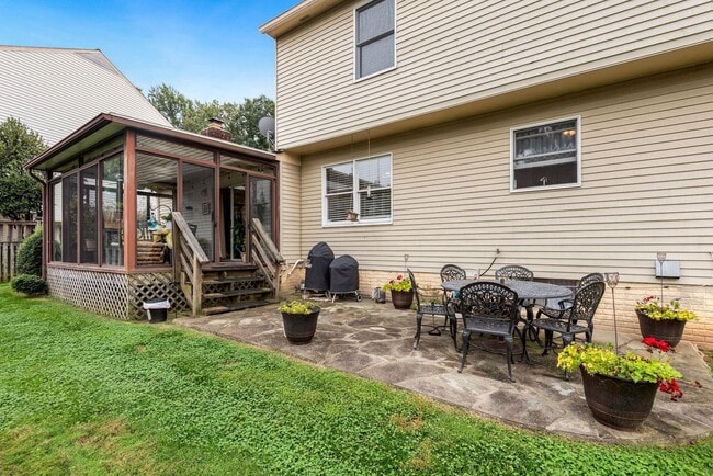 Building Photo - 2131 Silentree Dr