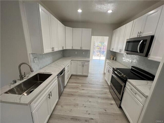 Building Photo - Welcome to this beautifully remodeled home