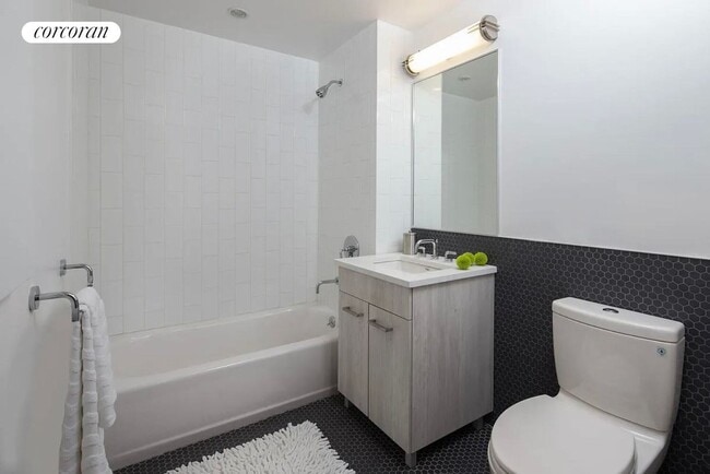 Building Photo - 267 Pacific St