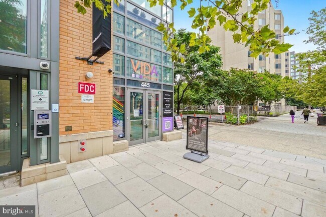 Building Photo - 475 K St NW