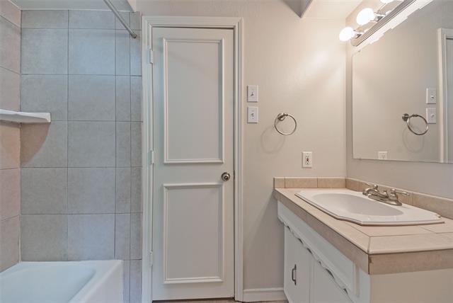 Building Photo - 10679 Sandpiper Ln