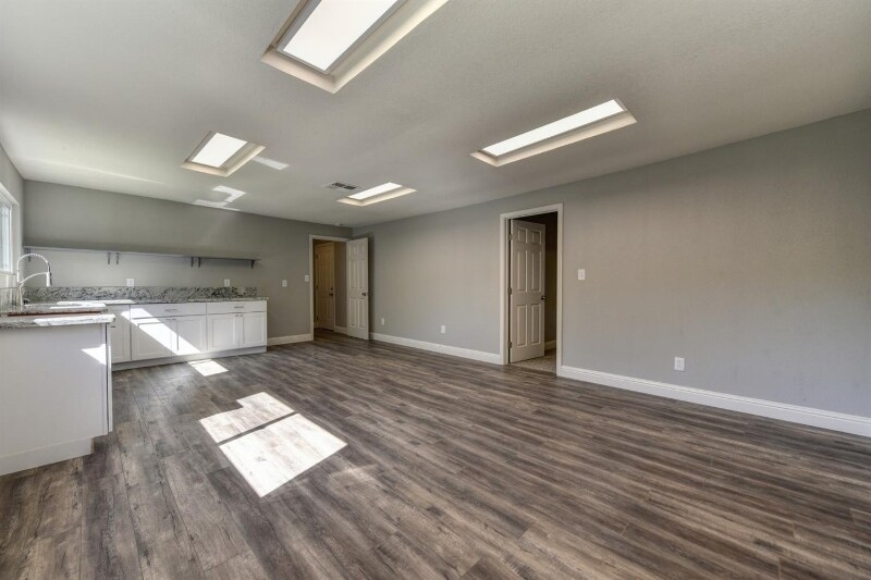 Building Photo - 7024 Woodmore Oaks Dr