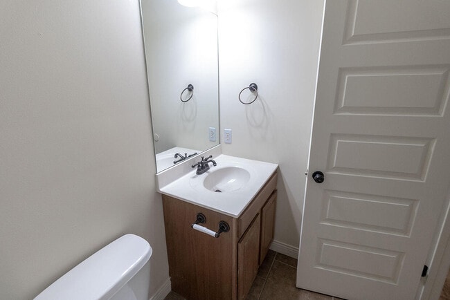 Building Photo - 4610 Dehaven Dr