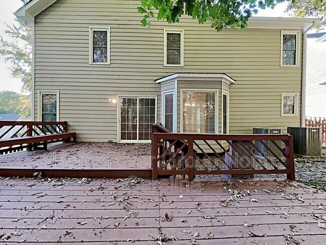 Building Photo - 9210 Pebble Creek Way