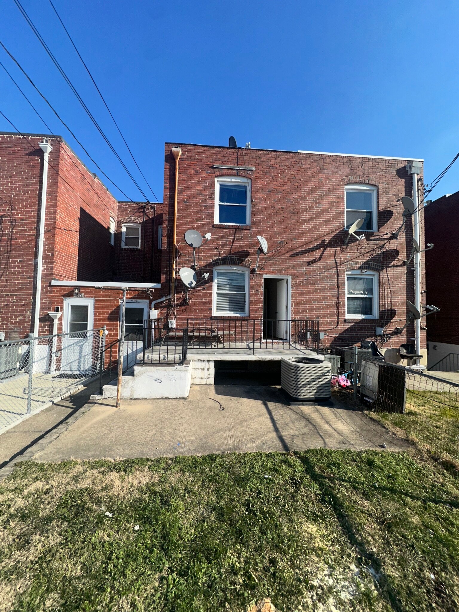 Building Photo - 604 Quail St