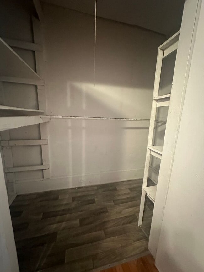 Building Photo - 643 Heard Ave