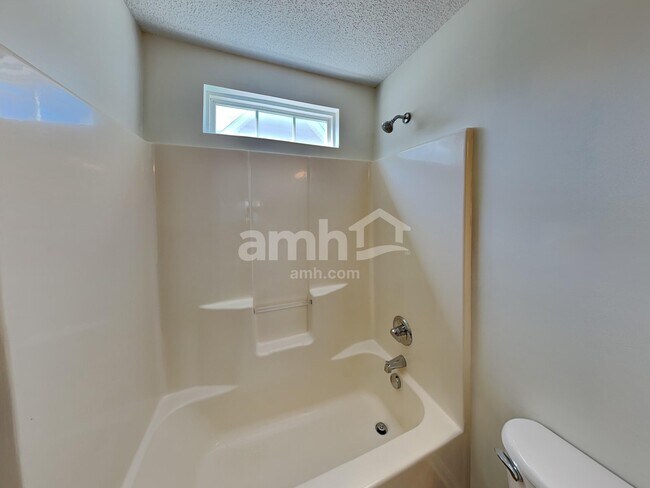 Building Photo - 183 Everett Park Dr