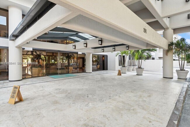 Building Photo - 151 Crandon Blvd