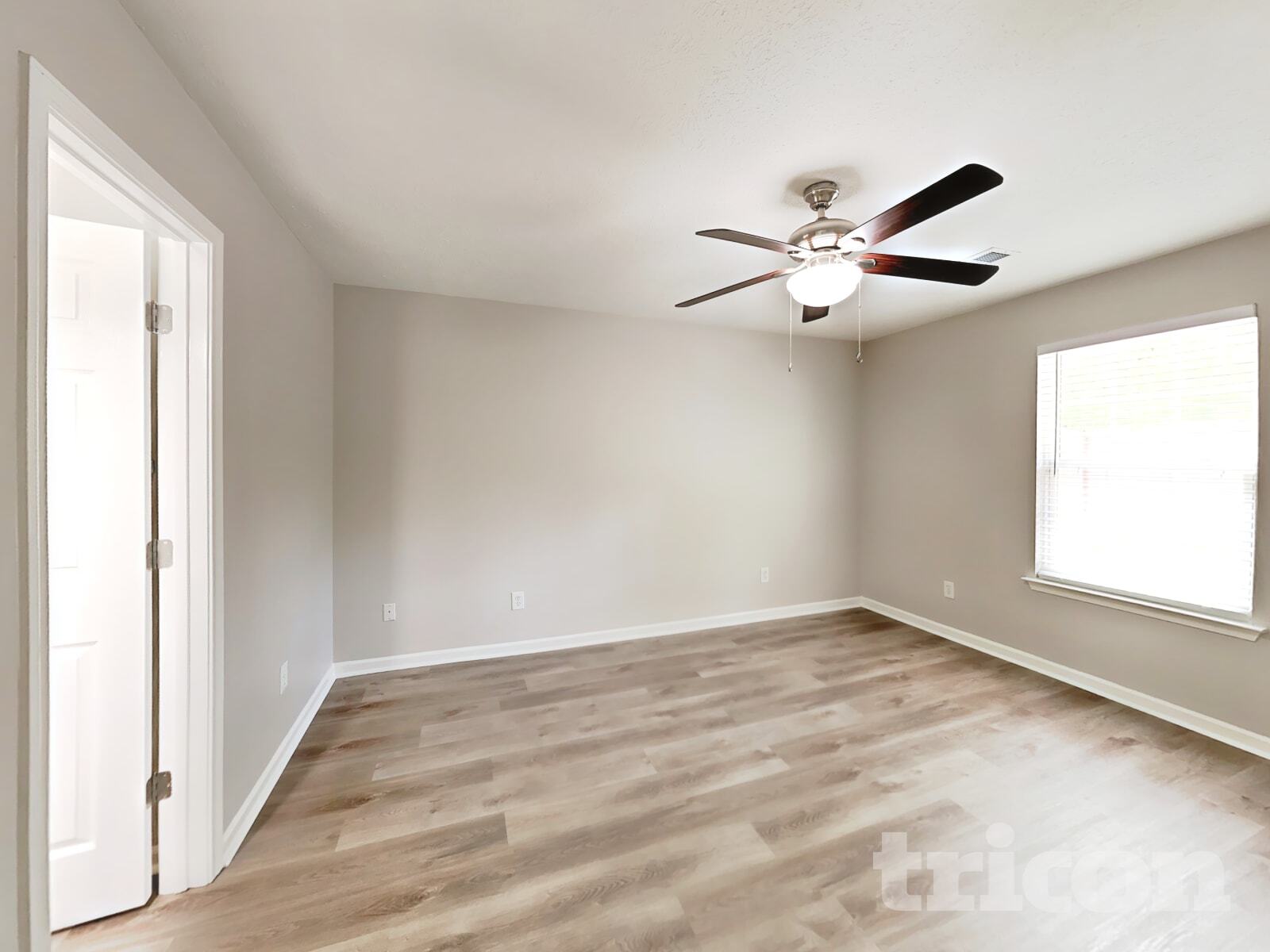Building Photo - 141 Sara Cir