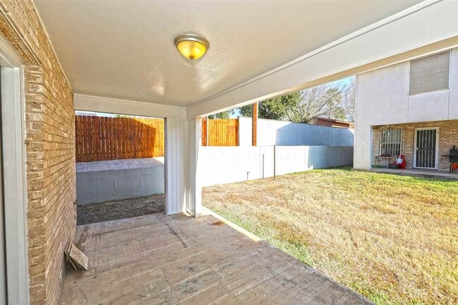 Building Photo - 8911 McPherson Rd