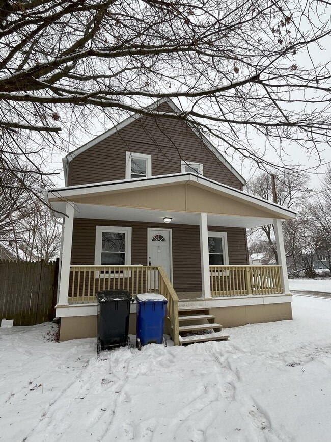 Building Photo - Stockyards Area - 3 Bedroom - 2 Bath Single Family Home