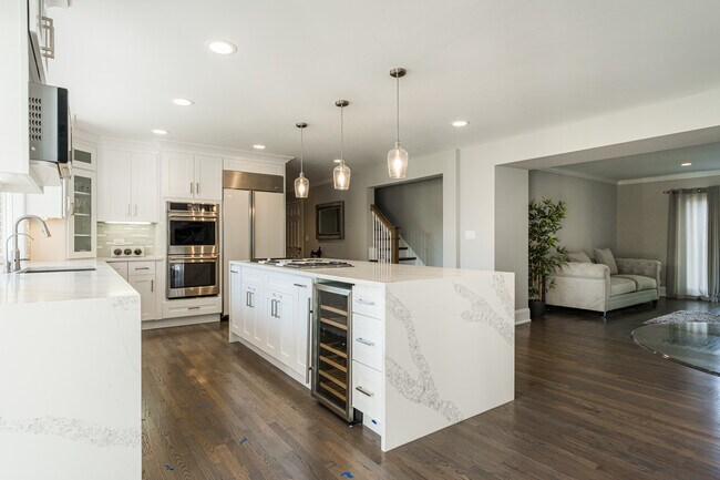 Building Photo - 22199 W Thornridge Dr