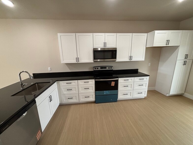 Building Photo - 1291 N Curtis Ct