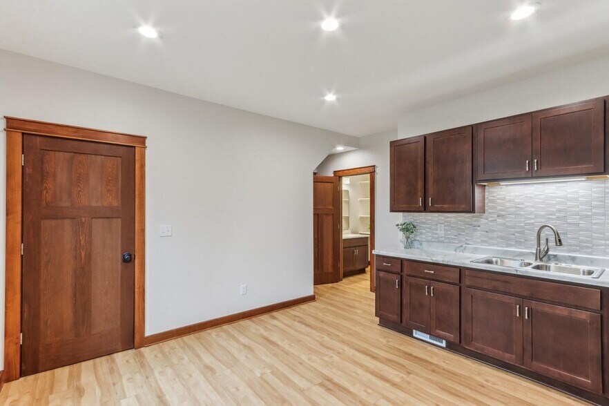 kitchen - 351 E Deer Pl