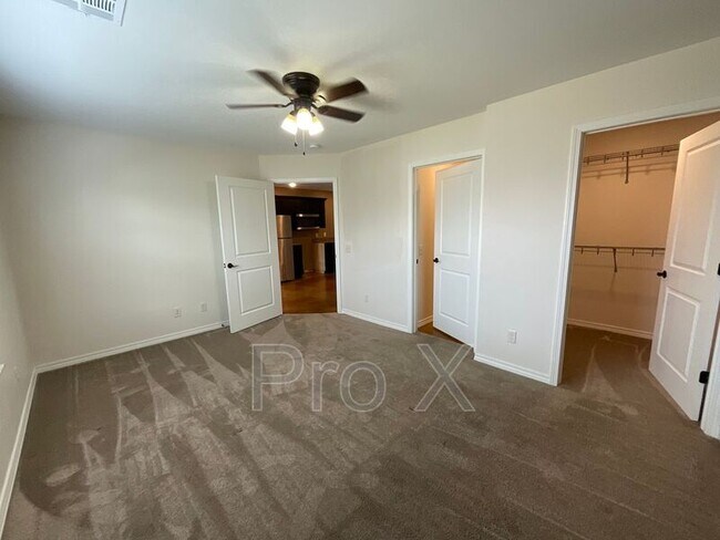 Building Photo - 408 Carson Way