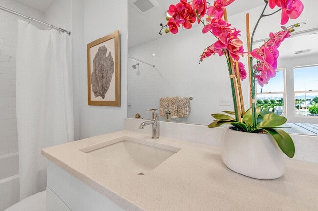 Building Photo - Discover Encore at Aria