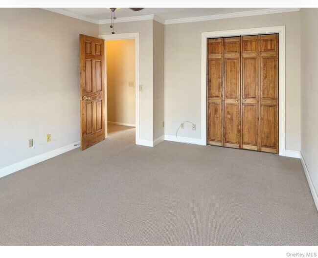 Building Photo - 276 Temple Hill Rd