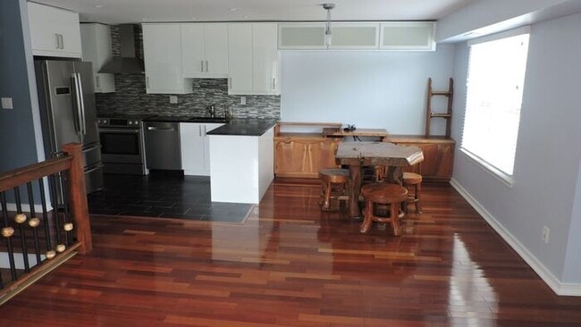 Building Photo - 62 Eaton Ct