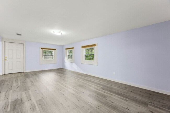 Building Photo - Renovated 3/2 on Amelia Island’s South End + HUGE Garage