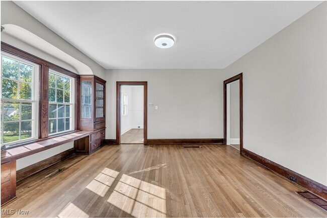 Building Photo - 4654 E 93rd St