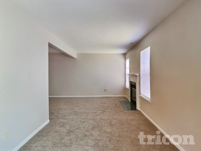 Building Photo - 6422 Coconut Ct