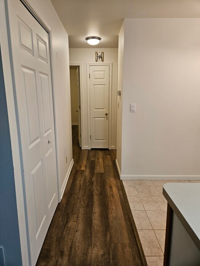 Building Photo - 8127 Anderson Ave NE